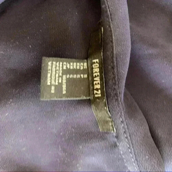 F21 navy chiffon sleeveless blouse with white bow - Picture 4 of 6